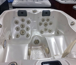 Гидромассажный спа-бассейн JNJ Spas Storm Paris SPA-635